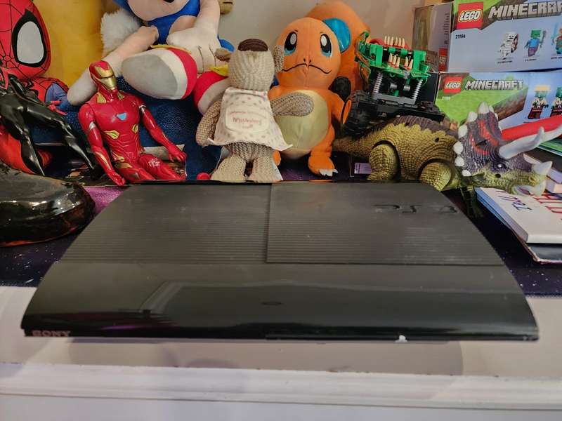 PS3 12GB Super Slim, 2 Games, 1 Controller