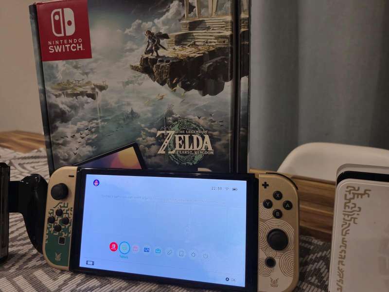 Nintendo Switch OLED Limited Edition Zelda (Pre-owned)