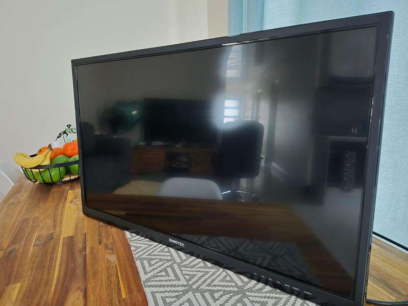 Sinotec 32" HD Ready LED TV (Model: STL-32VN67DT) (Pre-owned)