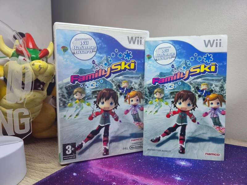 Nintendo Wii Family Ski (Supports Wii Balance Board) (Pre-owned)