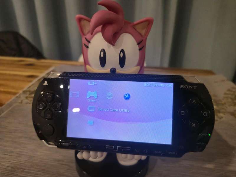 PSP 1000 Model, Original 32MB Card (Pre-owned)