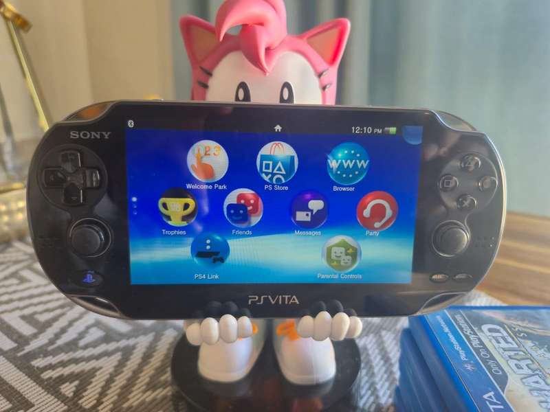 PS VITA OLED 1000 Model, 5 Original Games, 32GB Original VITA Card