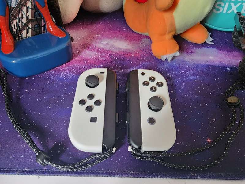 Joy-Cons Original Official Nintendo Switch OLED (Pre-owned)