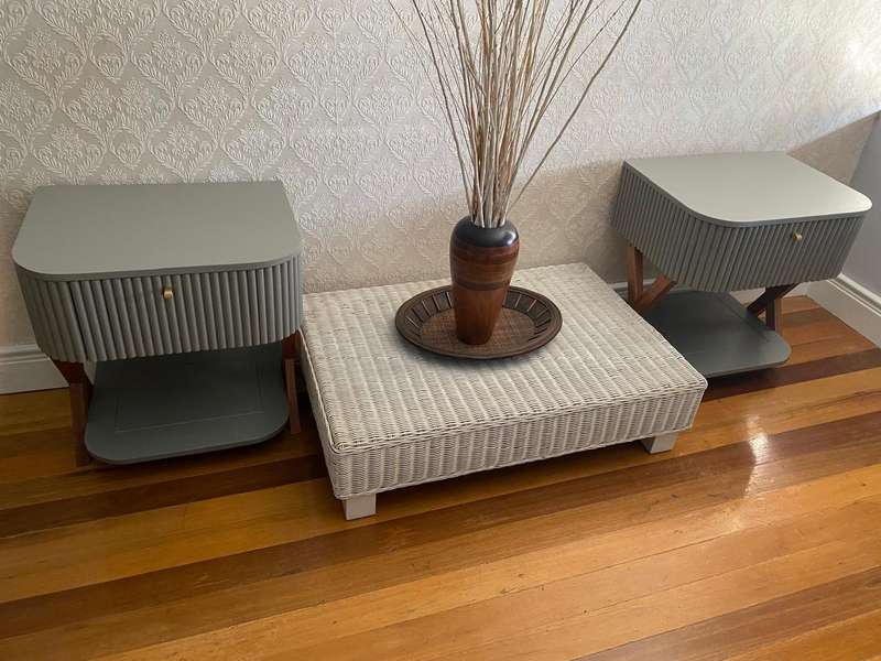 Oval Modern (Oval fluted design) Cross Based Pedestal