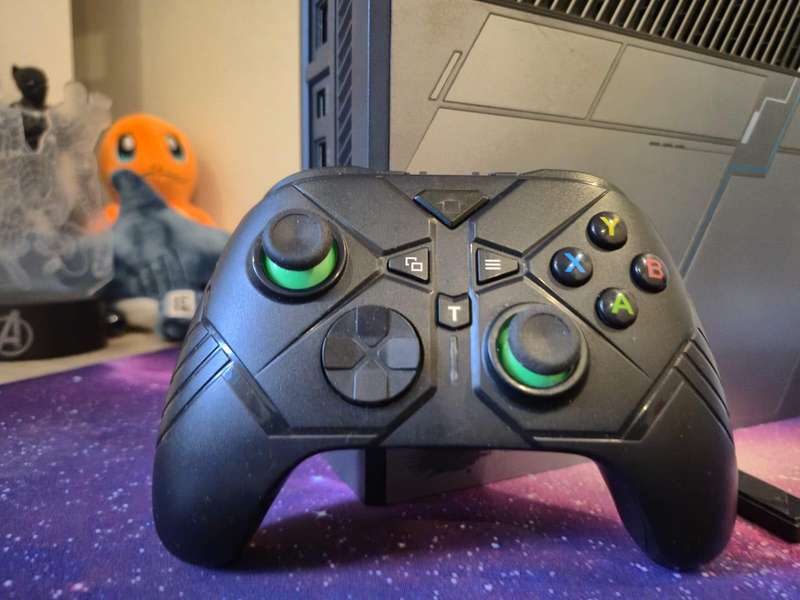 Xbox One 1TB Halo Limited Edition Console, 3 Games, 1 Control (Pre-owned)