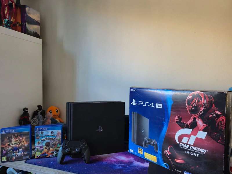 PS4 PRO 1TB Slim,  Sweg Gadget Controller, 2 Games, Original Packaging (Pre-owned)