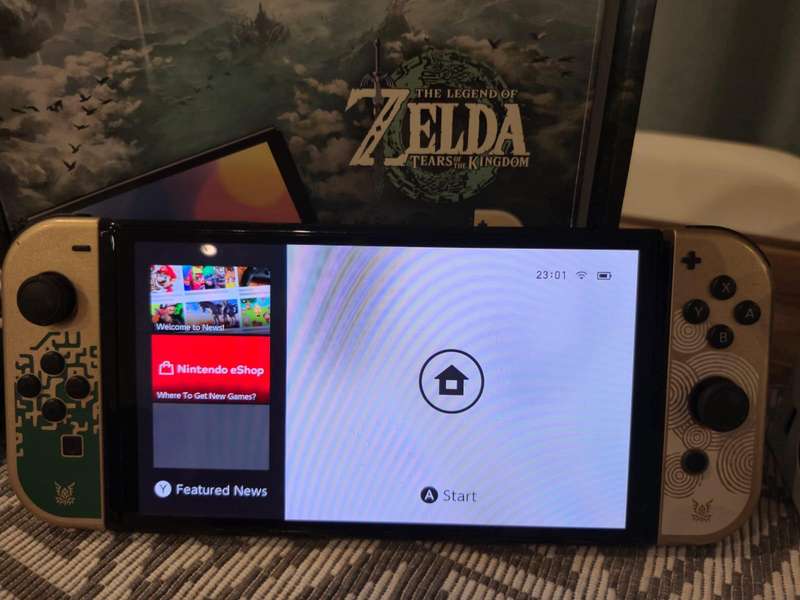 Nintendo Switch OLED Limited Edition Zelda (Pre-owned)