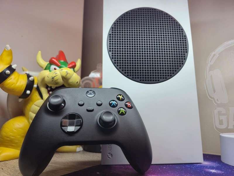 Xbox Series S 500GB SSD + Xbox Series (S/X) Controller