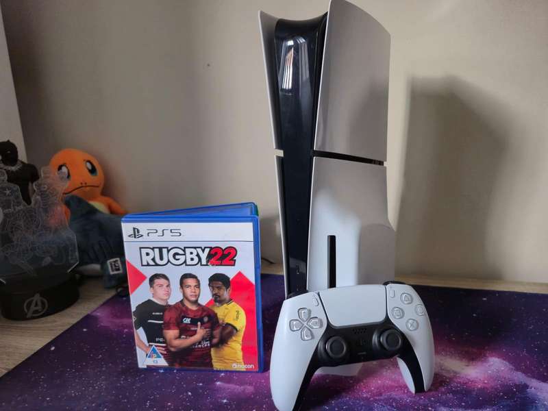 PS5 1TB Slim Disc Version, 1 Controller, Rugby 22 (Pre-owned)