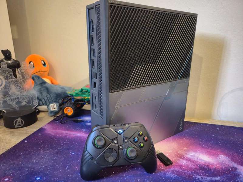 Xbox One 1TB Halo Limited Edition Console, 3 Games, 1 Control (Pre-owned)