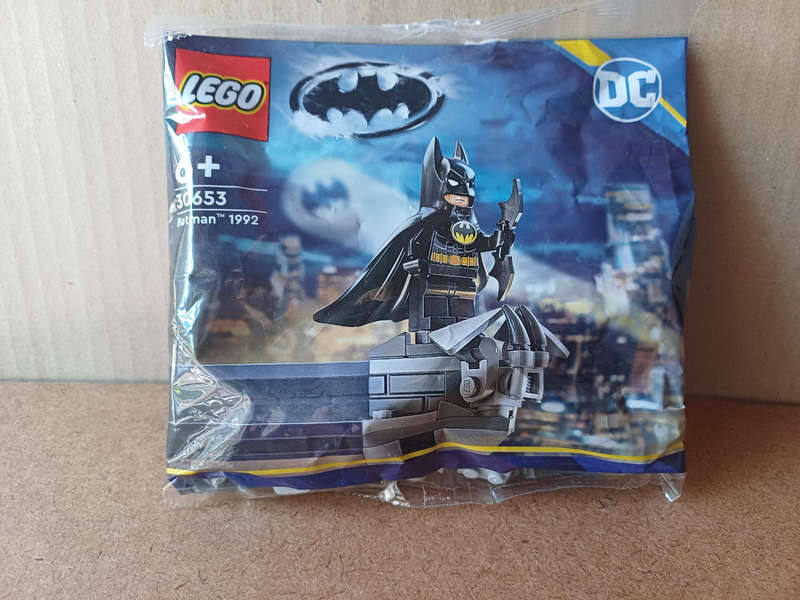 Brand new LEGO DC 1992 Batman, Sealed Polybag
