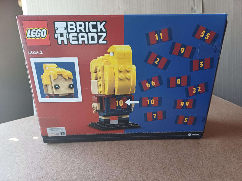 LEGO BrickHeadz FC Barcelona Go Brick Me (40542) - 530 pieces - BUILD MODEL OF YOURSELF