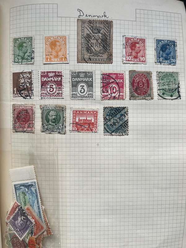 Worldwide Vintage Stamp Album   Countries Including Great Britain, Canada, Germany, France and more