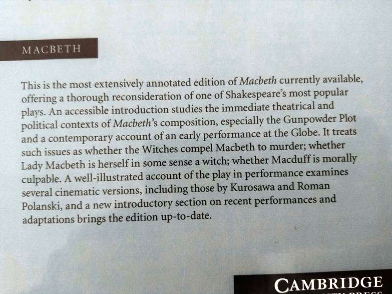 Macbeth, William Shakespeare [New Cambridge edition, with extensive notes]