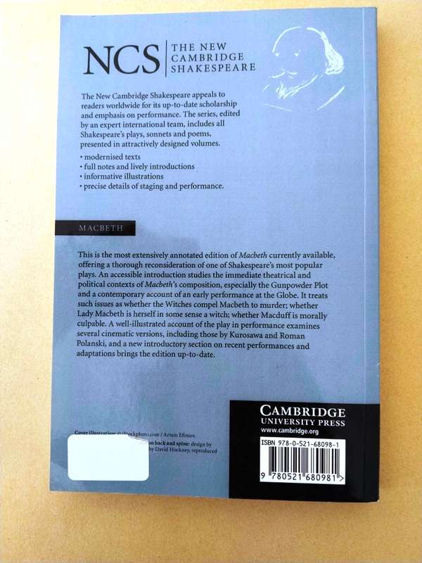 Macbeth, William Shakespeare [New Cambridge edition, with extensive notes]