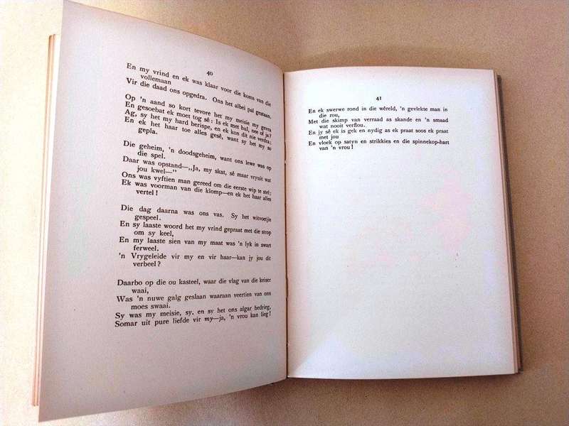 Uit drie Wêrelddele, gedigte deur C. Louis Leipoldt