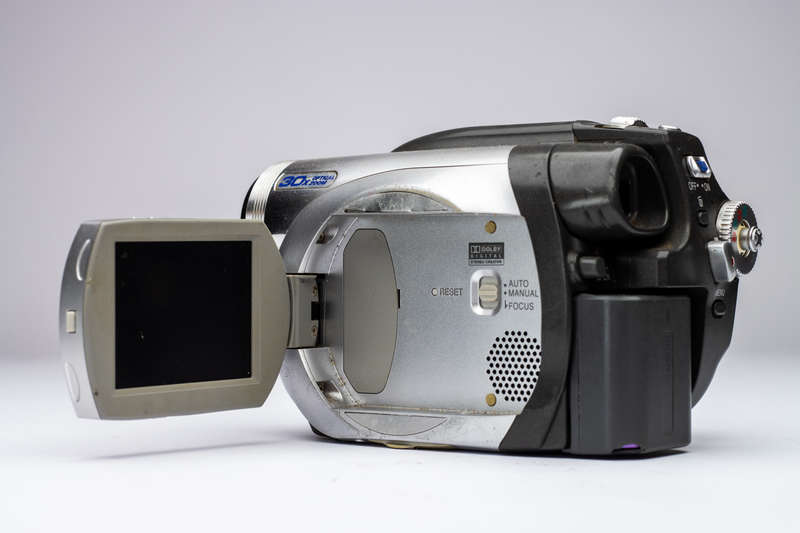 Sony VDR-D150 handycam with Battery/No Charger