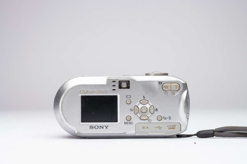 Sony Cyber-shot DSC-P73 (For Parts)
