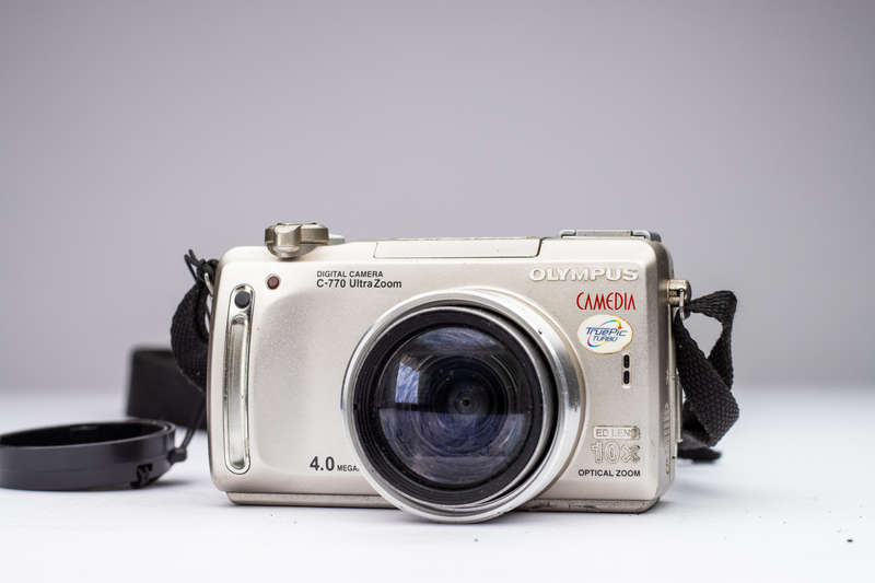 Olympus C-770 Mirrorless Camera