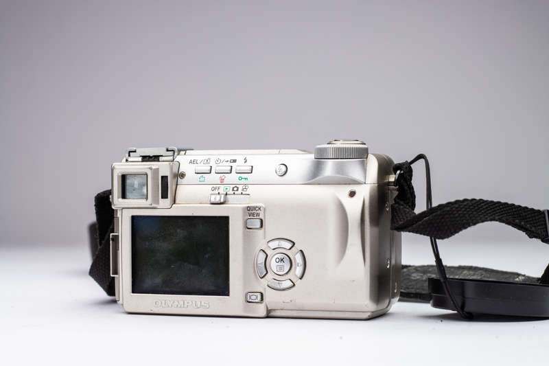 Olympus C-770 Mirrorless Camera