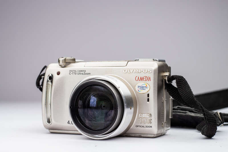 Olympus C-770 Mirrorless Camera