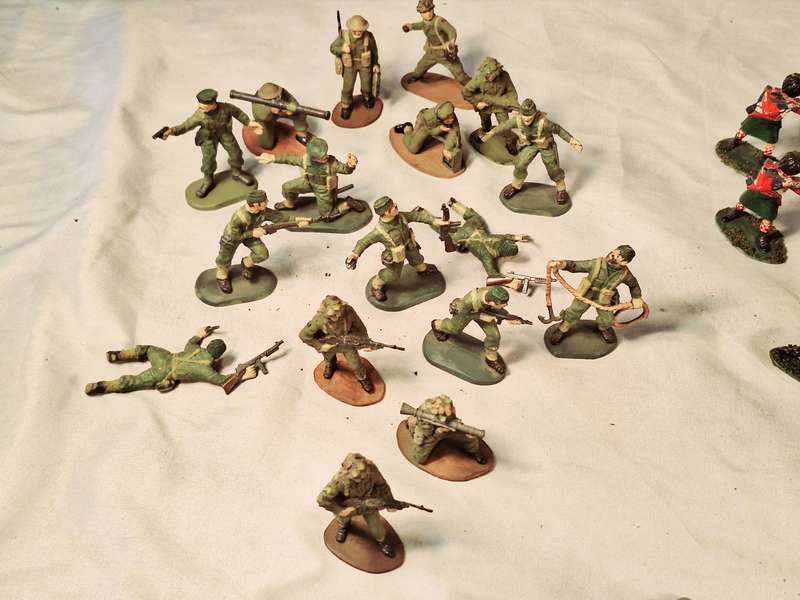 Model soldiers 1/32 scale