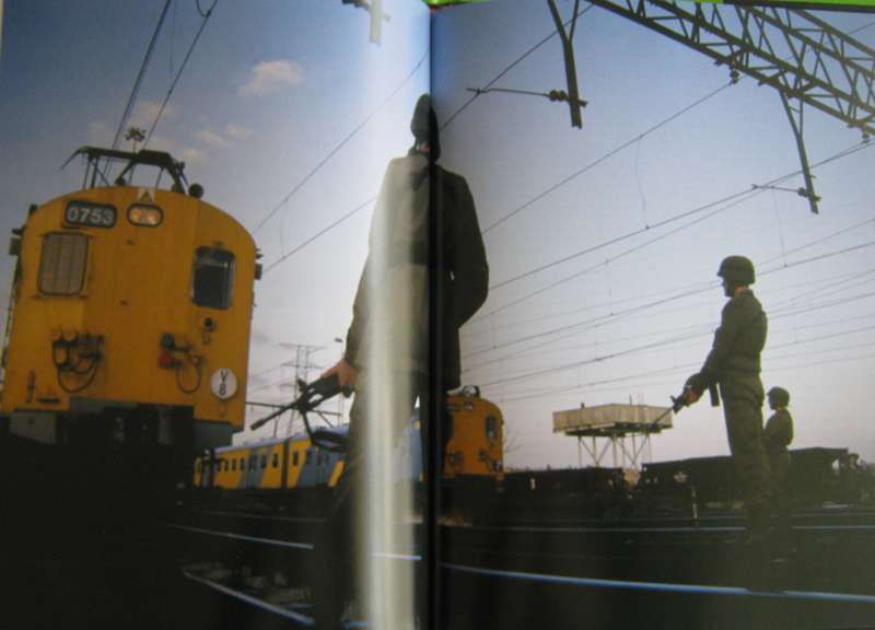 The Invisible Line. The Life and Photography of Ken Oosterbroek Mike Nicol