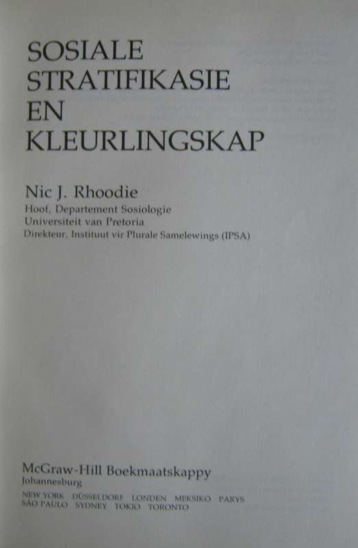 Sosiale Stratifkasie en Kleurlingskap Nic Rhoodie