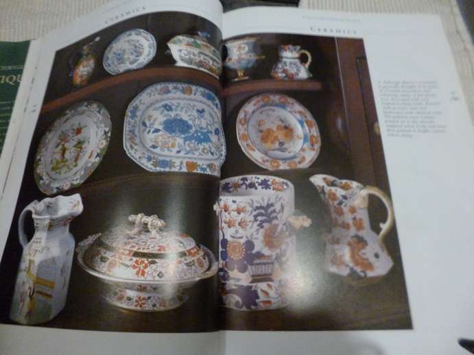 Collector's Guide to Antiques by Gwen Rigby