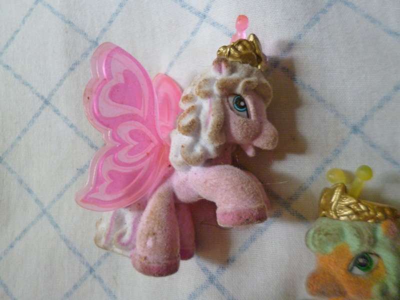 Miniature  Fairy Horses with crowns x7