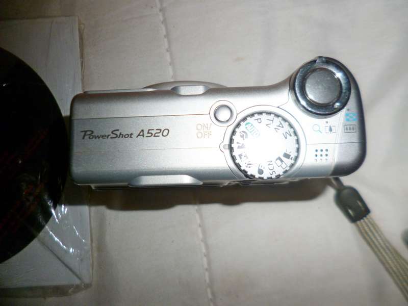 Canon PowerShot A520   Digital Camera