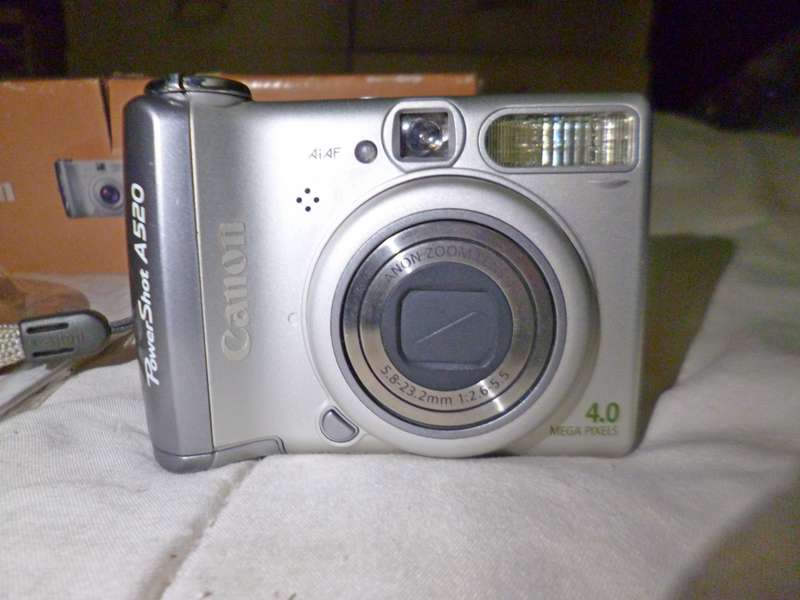 Canon PowerShot A520   Digital Camera