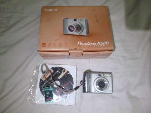 Canon PowerShot A520   Digital Camera