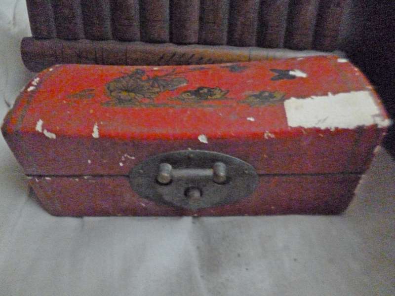 5 Vintage / Antique boxes