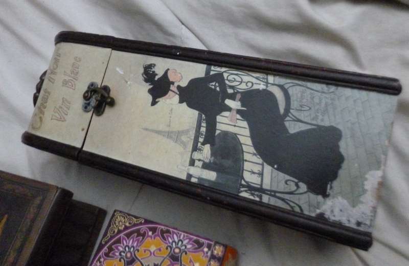 5 Vintage / Antique boxes