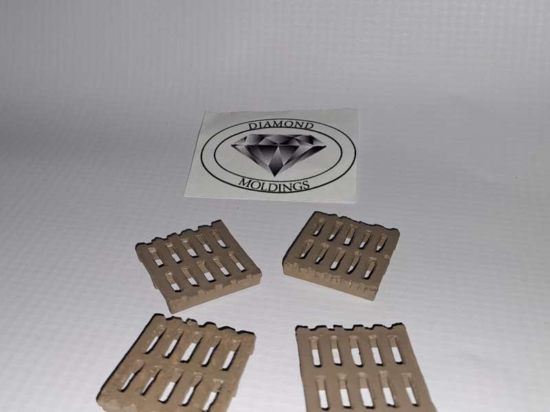 Model Trains HO - Pallets only (x4) - 29mm x 29mm x 4mm