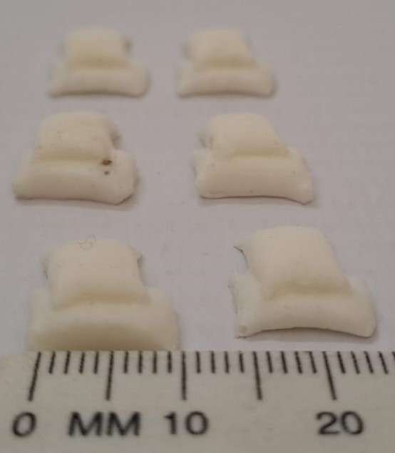 Model Trains N-Scale - 6 x Flour bags (Set of 2) - 11mm x 12mm x 4mm