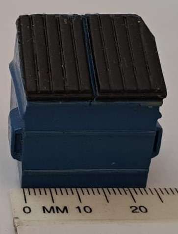 Model Trains HO - 1 x Scrap Bin Close (blue-square) - 24mm x 25mm x 30mm