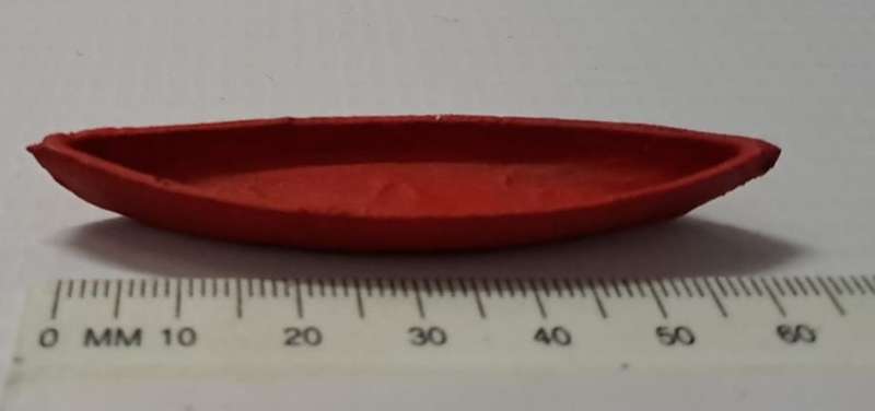 Model Trains HO 1 x River Canoe (Red) - 68mm x 16mm x 7mm