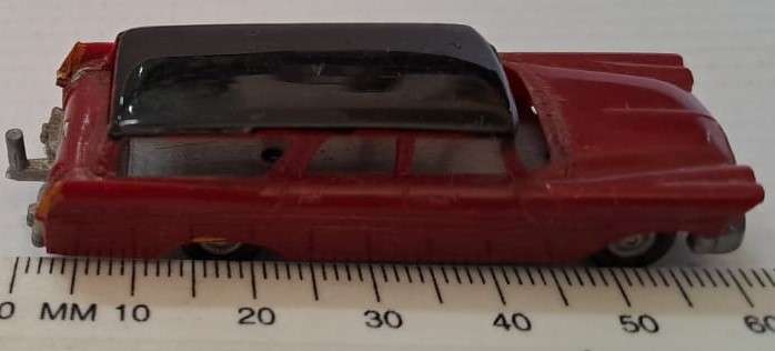 Model Trains/Cars HO/OO 1 x Eko car station wagon (red).