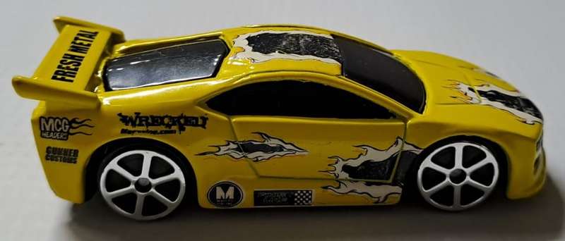 Maistro Diecast Model Car Street Speeder 1/64 scale
