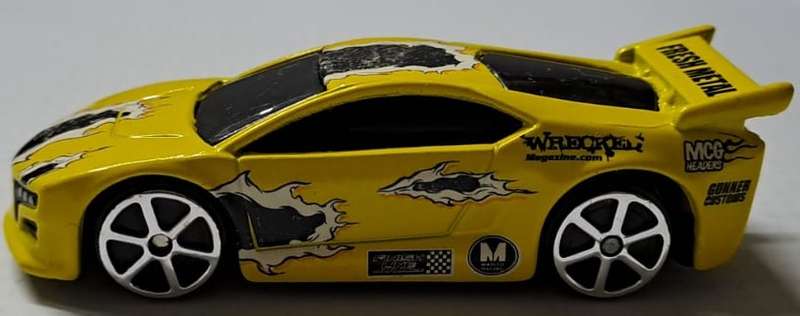 Maistro Diecast Model Car Street Speeder 1/64 scale