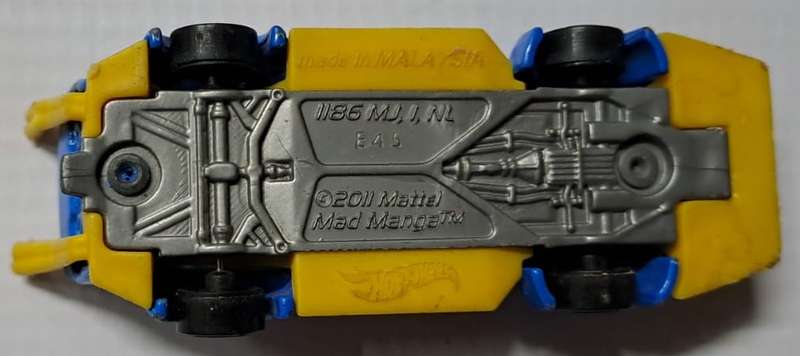 Hotweels Diecast Model Car 1186 MJ, I, NL Mattel 2011 Mad Manga 1/64 scale