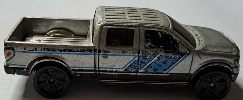 Hotweels Diecast Model Car 1186 MJ, I, NL Mattel 2009 Ford F-150 1/64 scale