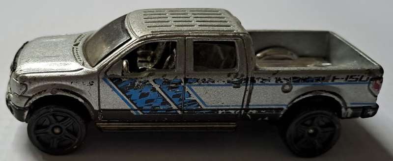 Hotweels Diecast Model Car 1186 MJ, I, NL Mattel 2009 Ford F-150 1/64 scale