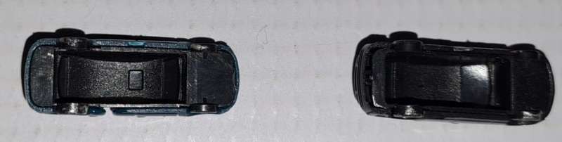 Model Trains N-Scale 2 x Cars. 25mm x 9mm x 8mm