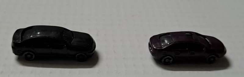 Model Trains N-Scale 2 x Cars. 25mm x 9mm x 8mm
