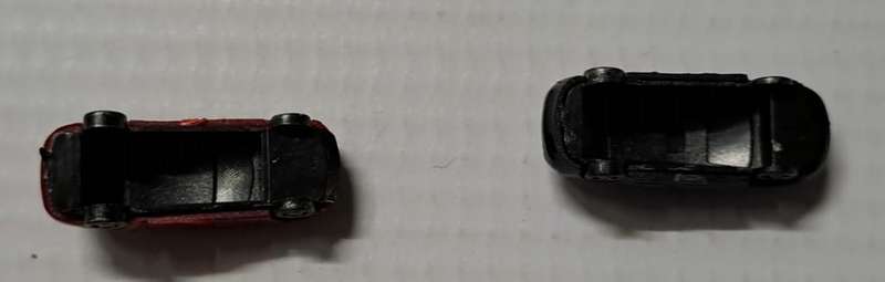 Model Trains N-Scale 2 x Cars. 25mm x 9mm x 8mm