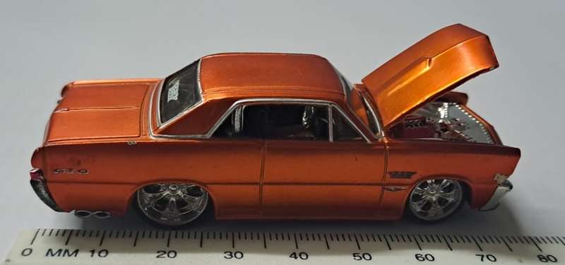 Maistro Diecast Model Car 1965 Pontiac GTO +- 1/64 scale