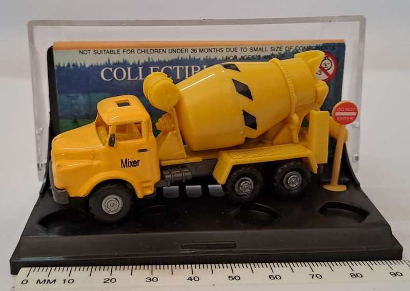 Model Trains/Cars HO 1 x Mixer (Still Boxed)